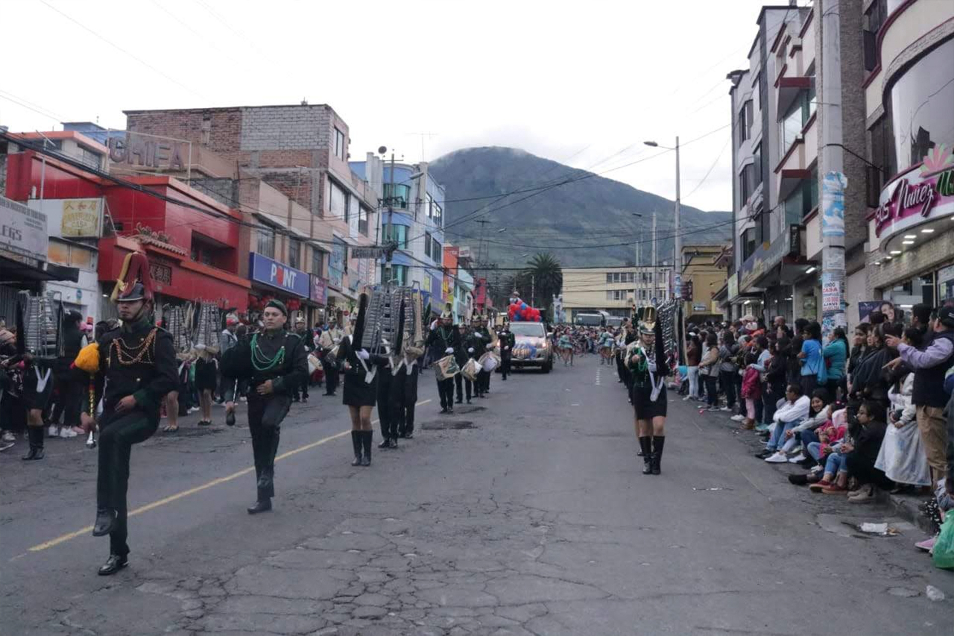 Asociación de Ex Integrantes de la Banda de Guerra y Bastoneras “Benito Juárez”